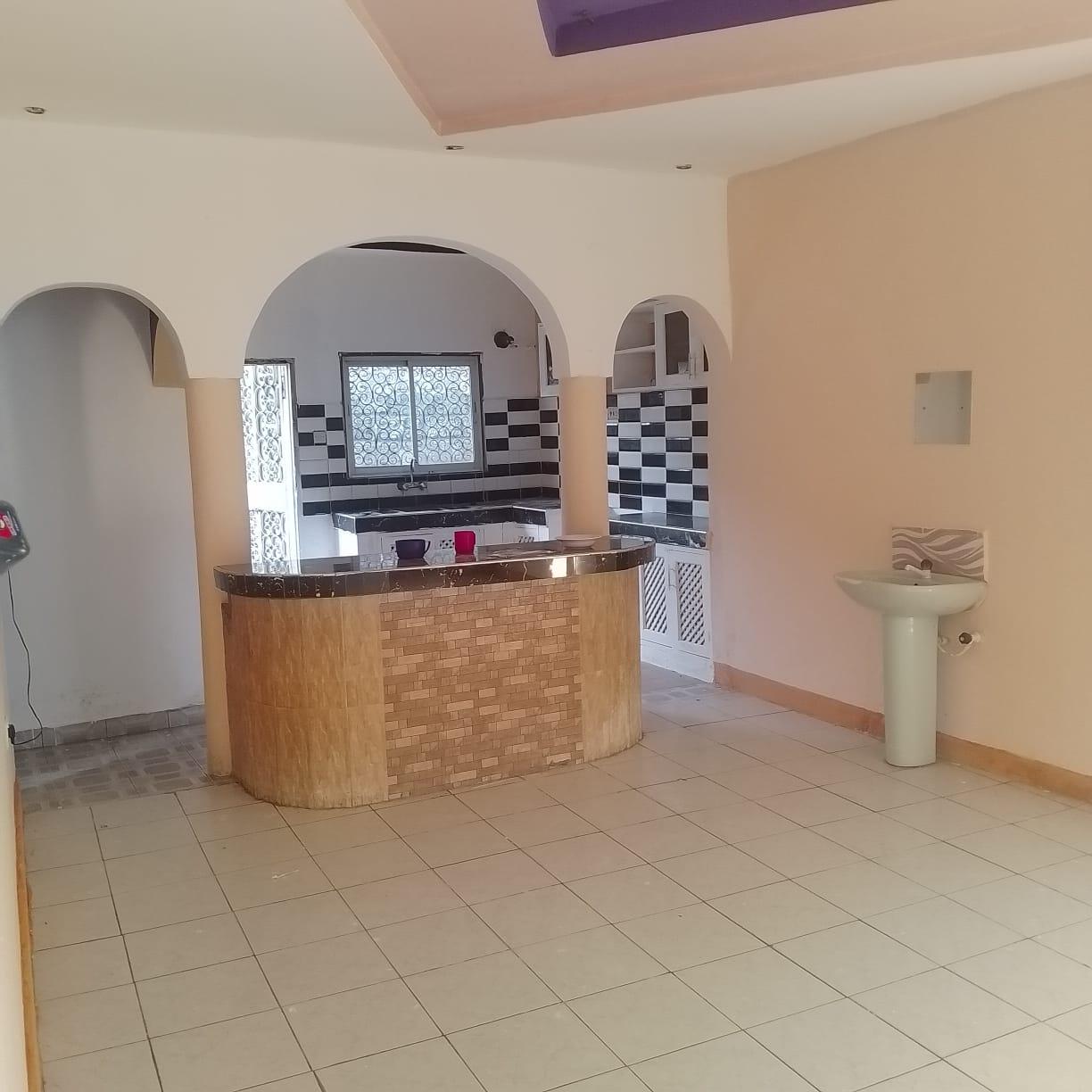 MAGONGO DEVELOPED PLOT FOR SALE WITH 1 MAIN HOUSE & 2 UNITS SERVANT QUATERS